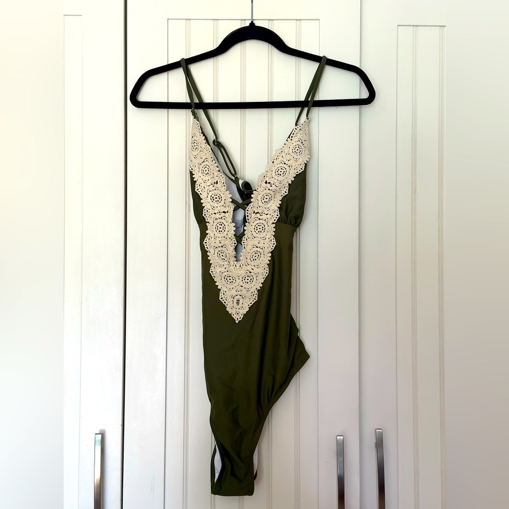 Cupshe Large Bathing Suit